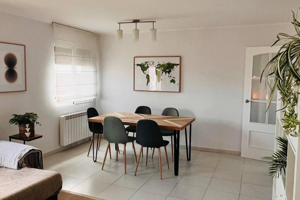 Apartament Your Coastal Retreat! Sea Views, Free Parking Tarragona