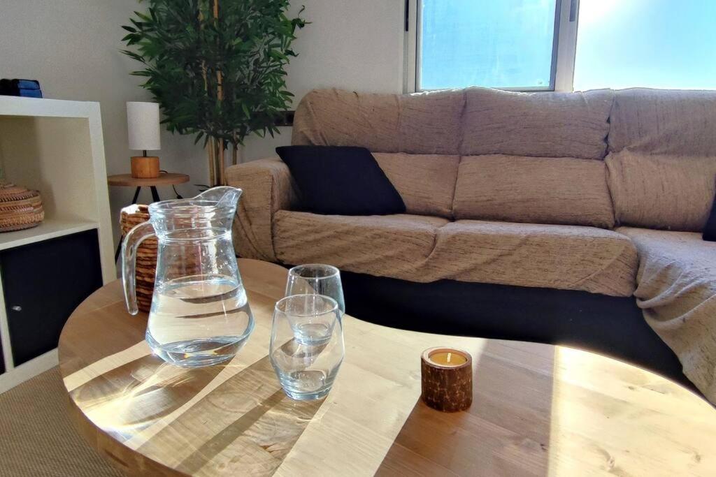 Your Coastal Retreat! Sea Views, Free Parking Tarragona
